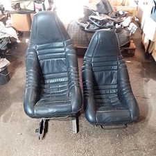 Occasion : Lot de 2 sièges baquets en cuir ou simili couleur noir  pour 4x4