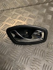 Poignee interieur avant droit RENAULT MEGANE 3 PHASE 2 826720001R