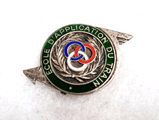 Un insigne militaire " Ecole