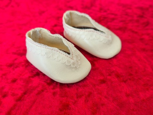 Paire chaussures pour - de,