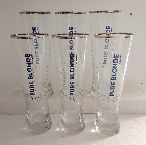 Lot verres à - à,