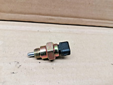 CONTACTEUR FEU DE RECUL VW GOLF 4 5 LUPO CADDY II SKODA FABIA 1  1.4 1.9 TDI