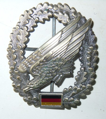Insigne beret parachutistes - beret,