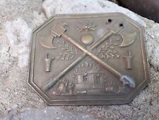 Plaque de Giberne Officier Sapeurs pompiers à la maison en flammes Ancienne