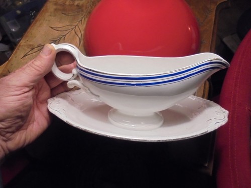 Ancienne jolie saucière - jolie,