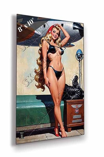 Femme blonde très - sexy, pin-up