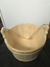 JOLIE BASSINE EN BOIS REPLIQUE