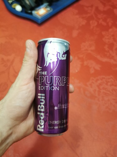 Canette red bull - canette,