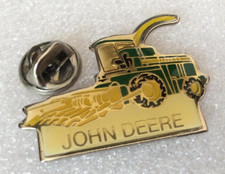 pin's vintage AGRICULTURE / TRACTEUR / JOHN DEERE moissonneuse version 2