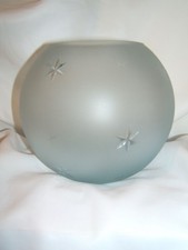 GLOBE DE LAMPE A HUILE ANCIEN SATINE ET CLAIR . H 160 mm D 56 mm. REF 4267