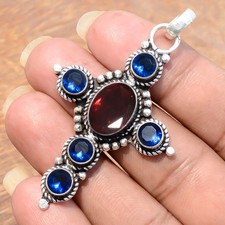 Pendentif croix Jésus en argent sterling 925 grenat et pierre précieuse...