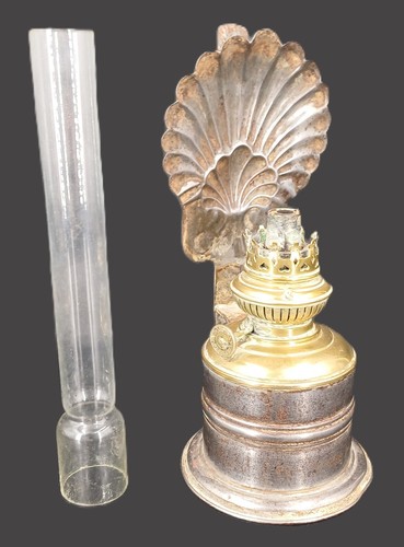 Ancienne lampe pétrole murale - ancienne,