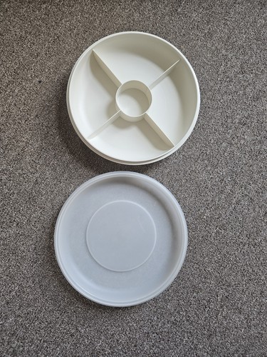 Tupperware with cover - tupperware,