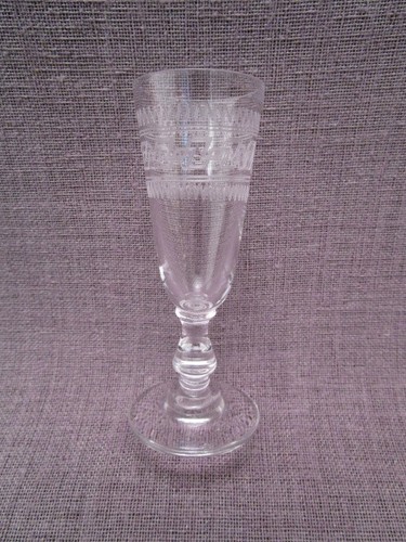 Verre liqueur ancien en - verre, a