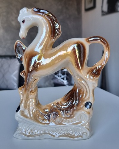 Cheval cabré vintage - , en