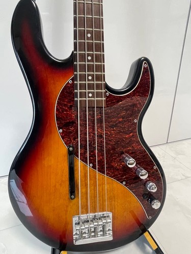 Line6 variax bass - variax, 700