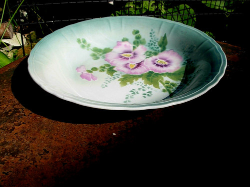 Plat creux ancien décor fleur