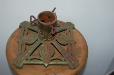 Ancien Pied de sapin  , Arbre de Noël occasion dans son jus vert et rouille