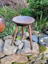 Tabouret de traite tripode en