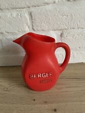 Pichet rouge en plastique Berger Anisette 15,5 cm vintage