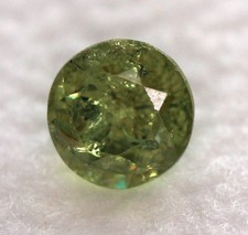 0,69 ct  Grenat Démantoïde