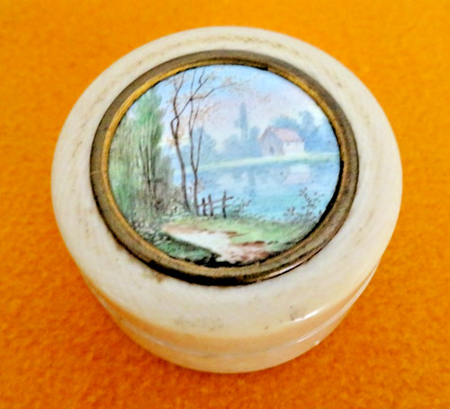 Petit poudrier ancien - ancien, en