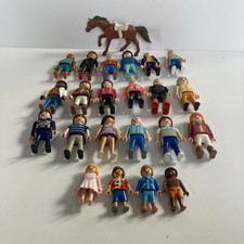 LOT 22 FIGURINES PLAYMOBIL