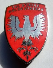 COL DE L'ISERAN OLD FRENCH ENAMELED SKI BADGE / INSIGNE SAVOIE VAL D'ISERE