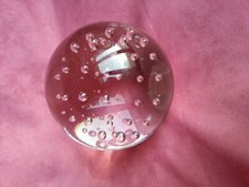 Magnifique presse papier à décor de bulles en cristal de Bayel Baccarat ... ?