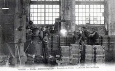 CPA 09 PAMIERS USINE METALLURGIQUE FONDERIE DE FONTES LA COULEE DANS LES MOULES