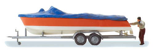 Bateau moteur chargé - moteur,, sur