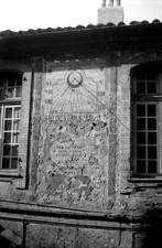 Cadran solaire Haute Garonne à situer - Ancien négatif photo an. 1930