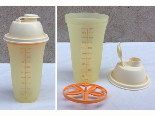 Tupperware shaker - -,
