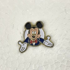 Pin's Disney Mickey Mouse Esso signé A.B.