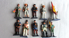 LOT 10 FIGURINES SOLDATS PLOMB