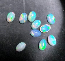 Cabochon ovale 6*4 MM, opale