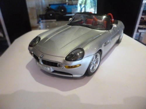 Bmw 2003 burago - 2003, 1/18