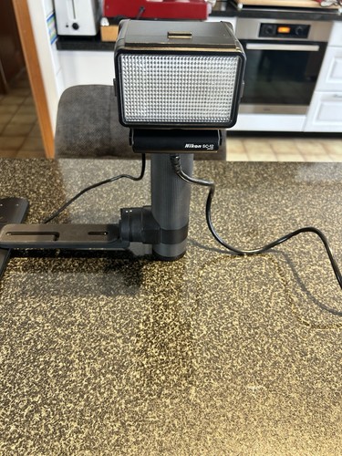 Nikon speedlight - +,