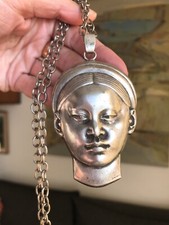 Émile Monnier, Collier /