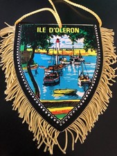 jolie ancien fanion - ILE D OLERON  -