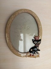 Petit cadre ancien en laiton à motif de chat mesurant 13,5 cm X 10,5 cm