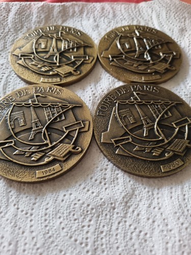 Médaille bronze lot - de, 4