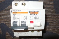 DISJONCTEUR DIFFERENTIEL 2POLE