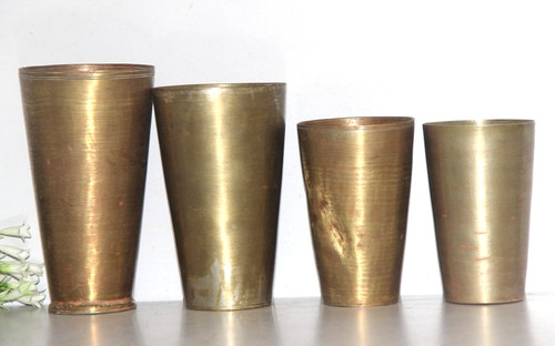 Ensemble verres à - de, 4