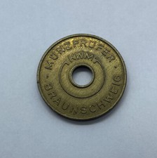 JETON PERCÉ - KARL W MÜLLER - KWM !!       (j1)