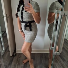 Robe moulante à carreaux