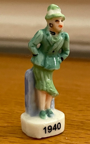 Fève mode 1940 femme - mode,