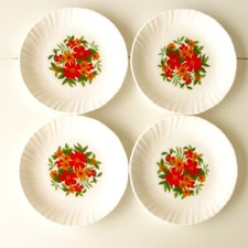 Lot 4 assiettes à dessert