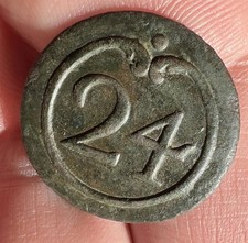 ANCIEN BOUTON MILITAIRE 24