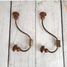2x Anciennes patères en fer